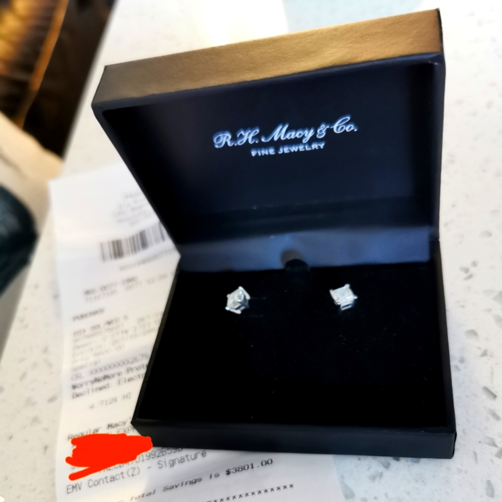 total weight. 2ct princess cut diamond stub earring, 14k white gold